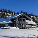 Exclusive Family In Ski-in-ski-out *