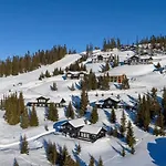Exclusive Family In Ski-in-ski-out *